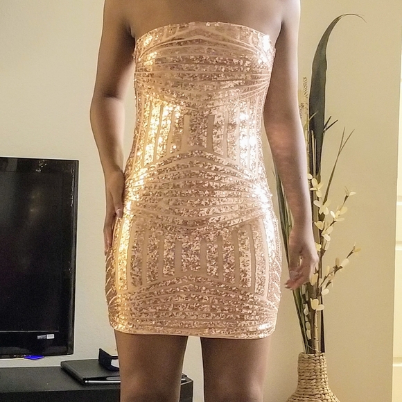Dress - Picture 3 of 3